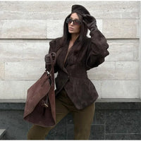Damen Jacke mit Revers und Schulterpolstern sowie Einknopfverschluss – Braun