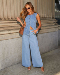 Damen Jeansset aus ärmelloser Weste mit Knopfleiste und weiter Hose mit hohem Bund – Blau