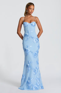 Damen Maxikleid mit Herzausschnitt und Spaghettiträgern mit Schnürung am Rücken und Blumenapplikationen – Hellblau