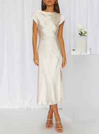 Damen Midi-Kleid mit Wasserfallausschnitt und Kappenärmeln mit seitlichem Schlitz – Cremeweiß