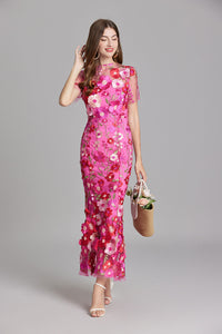 Damen Midikleid mit Kurzen Ärmeln Rundhals Blumenapplikationen und Transparentem Überzug – Dunkelrosa
