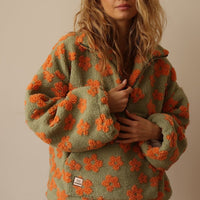 Emilia | Damen Oversized Floral Sherpa Fleece Pullover Sweater – Orange