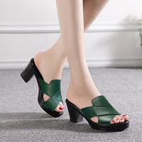 Damen Peep-Toe Mule-Sandalen mit Kreuzriemen und Blockabsatz – Grün