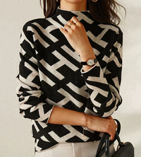 Stehkragen Pullover mit Vintage Druck und Streifen – Schwarz