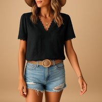 Amelie | Damen Spitzenbesatz Swiss-Dot V-Ausschnitt Bluse – Schwarz