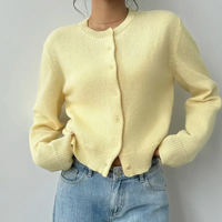 Damen Strickjacke mit Rundausschnitt Durchgehender Knopfleiste Langen Ärmeln mit Rippbündchen auf Taillenlänge – Gelb