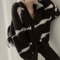 Damen-strickjacke mit v-ausschnitt knopfverschluss und streifen – Schwarz