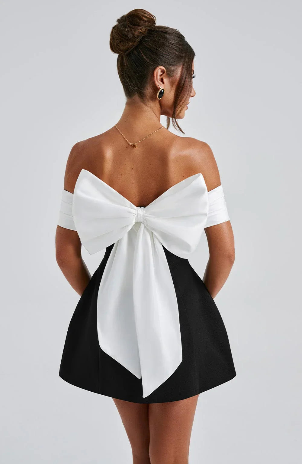 Finja - Süßes Kleid mit Schleife
