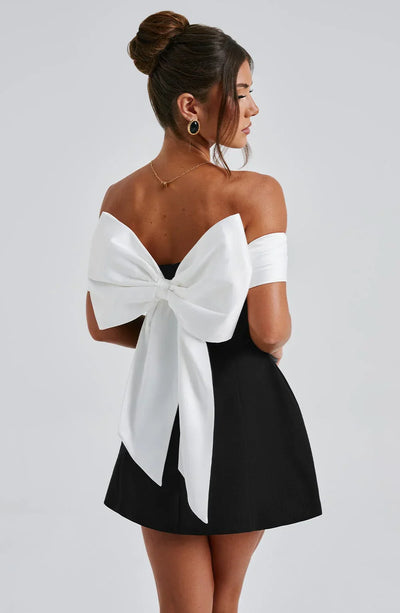 Finja - Süßes Kleid mit Schleife