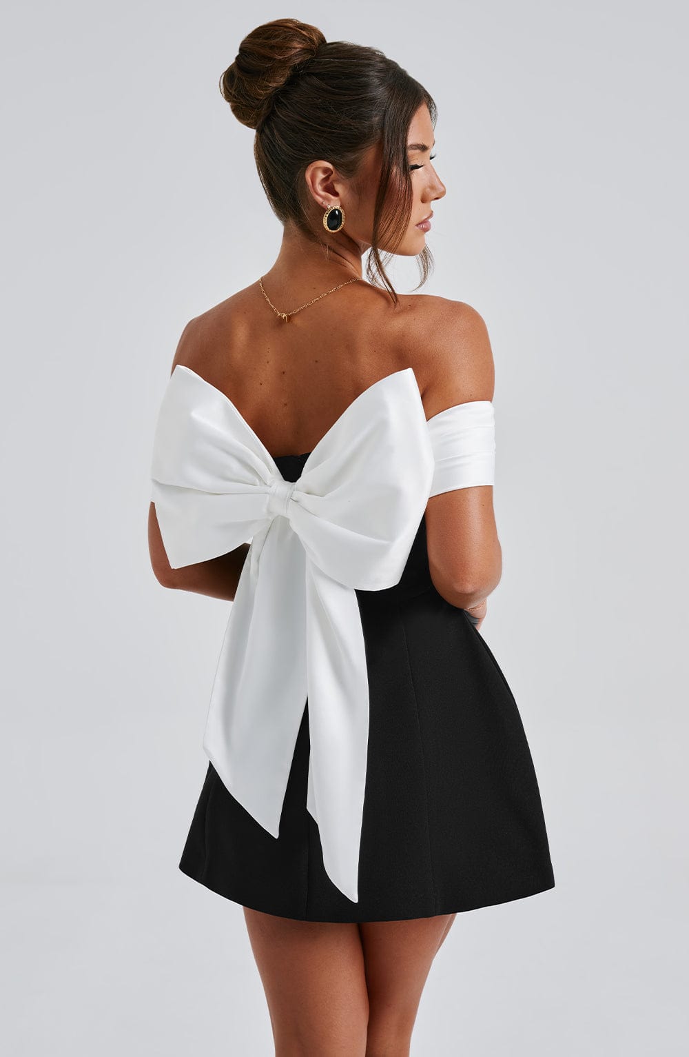 Scarlet - Sexy Mini-Kleid mit Schleife
