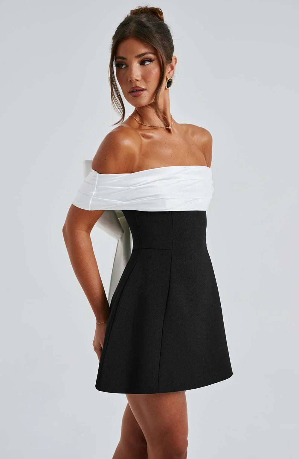 Finja - Süßes Kleid mit Schleife