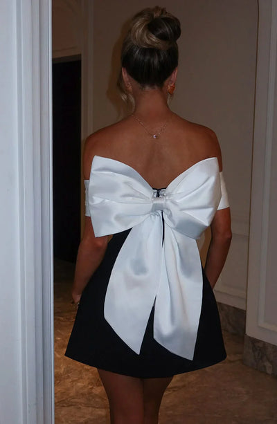 Finja - Süßes Kleid mit Schleife