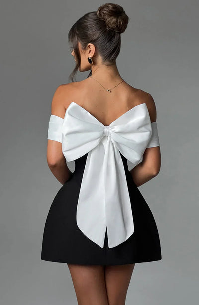Finja - Süßes Kleid mit Schleife