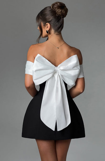 Scarlet - Sexy Mini-Kleid mit Schleife