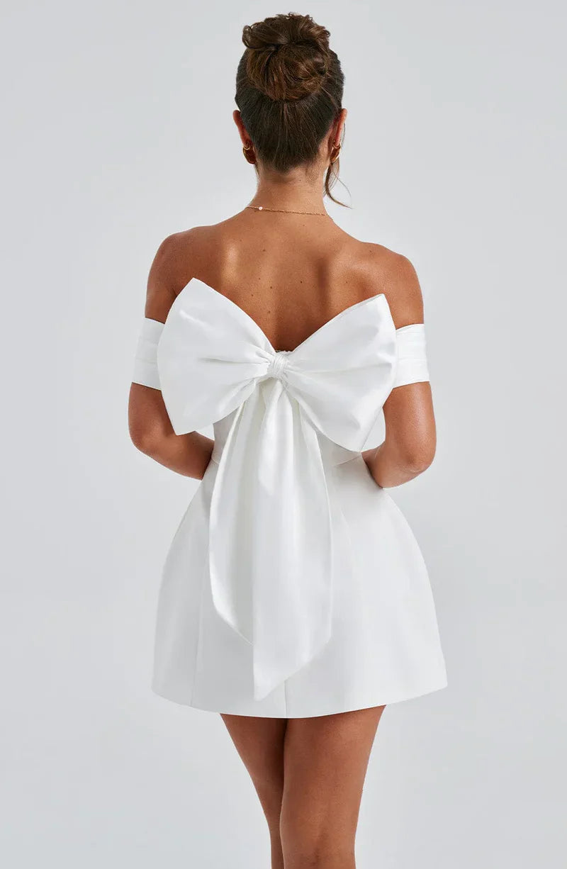 Finja - Süßes Kleid mit Schleife