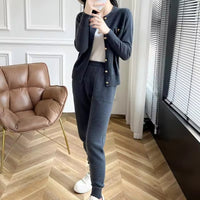 AGNA - SET AUS STRICKJACKE UND ELEGANTER HOSE – Grau