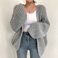 CHRISTA - ÜBERGROSSE STRICKJACKE – Grau