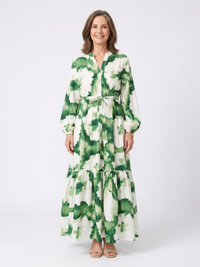Sabine | Langärmliges Maxikleid mit Taillengürtel und Stufenrock – Geblümt