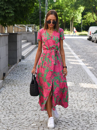 Meike Sommerkleid | Legeres, blumig bedrucktes Faltenkleid – Rosa Grün