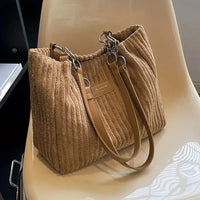 ANKE - CORDTASCHE MIT VERSTELLBAREN RIEMEN – Braun