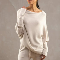 Margiela Maris Sommerpullover | Leichter asymmetrischer Pullover mit U-Boot-Ausschnitt für Damen – Oatmeal