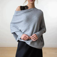Margiela Maris Sommerpullover | Leichter asymmetrischer Pullover mit U-Boot-Ausschnitt für Damen – Grau
