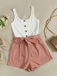 Lily | Lässiger ärmelloser Damen-Romper mit Knopfdetails – Pfirsich