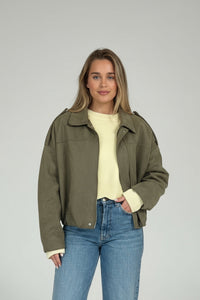 LUMIÈRE | FAUX SUÈDE BOMBERJACKE – Khaki