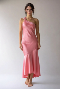 “Ksenia” Dress – peach