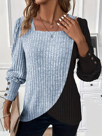 THERESA - BLUSE AUS ASYMMETRISCHEM STRICK – Blau
