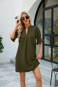 Ayla - Sommerliches Minikleid mit V-Ausschnitt und Rüschen – Grün