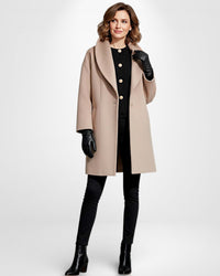 Mittellanger Übergangsmantel für Damen mit Schalkragen – Beige