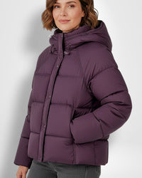 Kurze Steppjacke für Damen mit Kapuze und geradem Schnitt – Lila