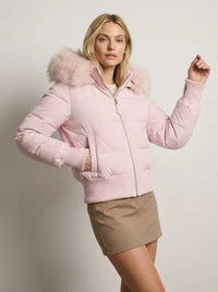 Kurze Jacke für Damen mit hohem Kragen und abnehmbarer Kapuze – Rosa