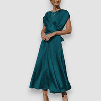 Beline | Glamouröses Satin-Kleid – Blau