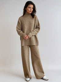 Hedda | Turtleneck Lounge Set mit Weitbein-Hose – Beige