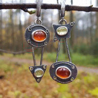Mechanische Ohrringe mit Vintage-Kristallen – Feuer