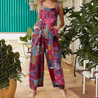 Mirela | Luftige Latzhose mit Blumenmuster – Lila