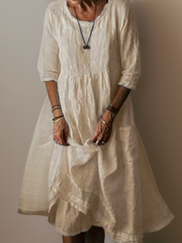 Carolien | Maxikleid mit lockerer runder Ausschnitt – Beige