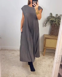 Jamie - Lässiges, lockeres, plissiertes langes Kleid – Grau