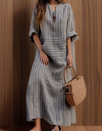 Hailey┃Lässiges Maxikleid mit Vintage-Streifen und V-Ausschnitt – Grau