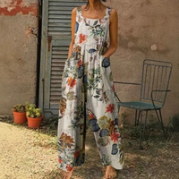 Mirela | Luftige Latzhose mit Blumenmuster – Beige