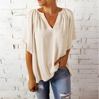 Andrea - Elegante Bluse mit V-Ausschnitt und kurzen Ärmeln - zeitloser Stil und Komfort – Beige