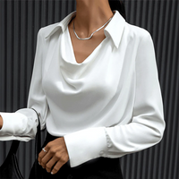 Rose -  Langärmelige Bluse mit V-Ausschnitt – Weiß