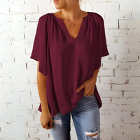 Andrea - Elegante Bluse mit V-Ausschnitt und kurzen Ärmeln - zeitloser Stil und Komfort – Rot