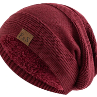 Ingeborg | Warme Kuschelige Fleece-Mütze – Rot