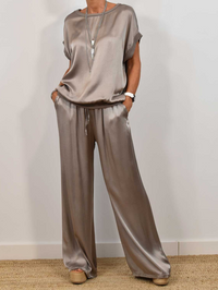 CLEO – Zweiteiliges Satin-Set mit fließender Eleganz – Grau