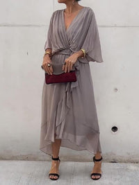 Tessa - Elegantes Kleid mit V-Ausschnitt – Grau