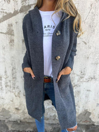 VIKTORIA - ELEGANTE STRICKJACKE MIT KNOPFDETAILS – Grau