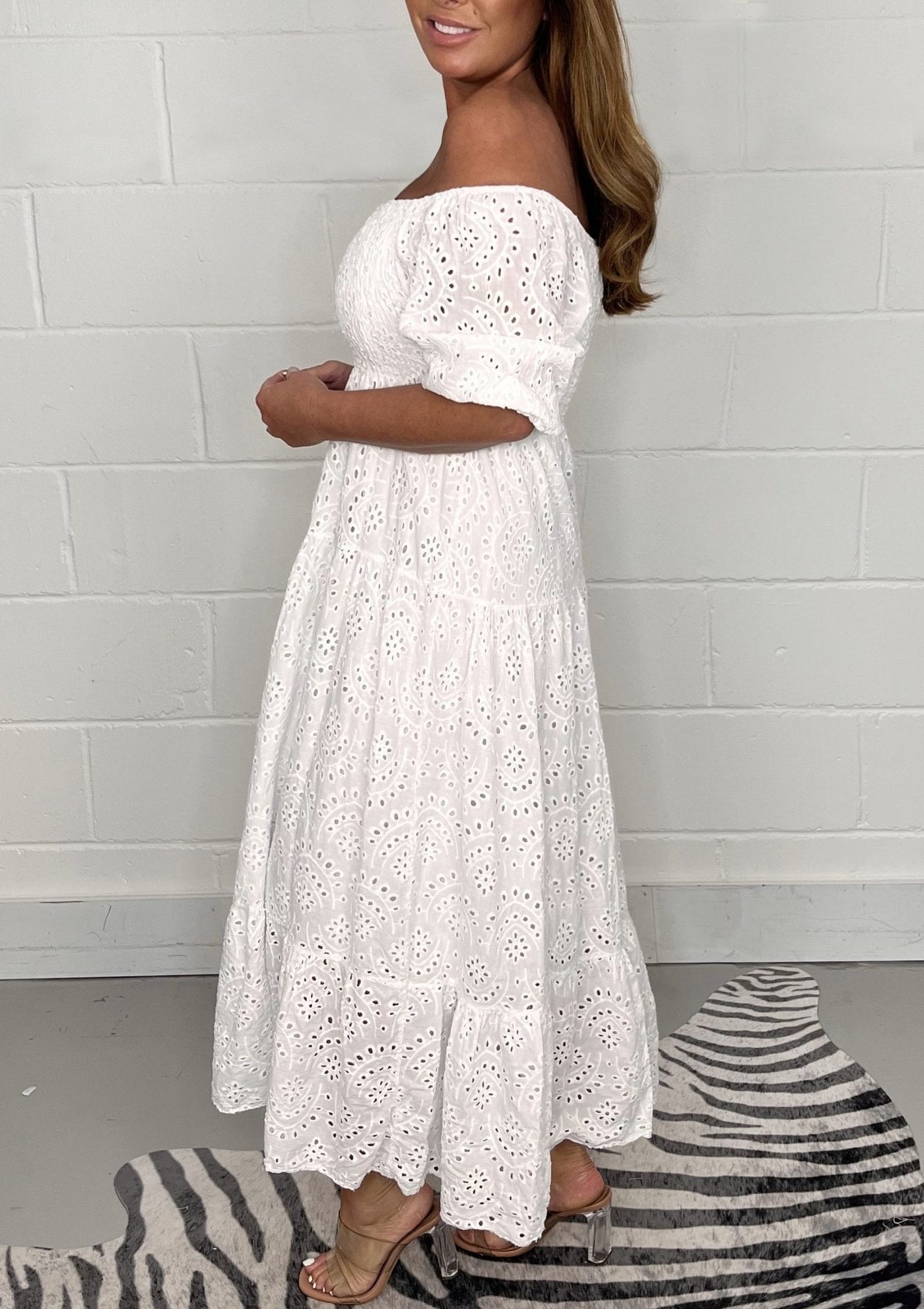 Giselle - Besticktes Freizeitkleid